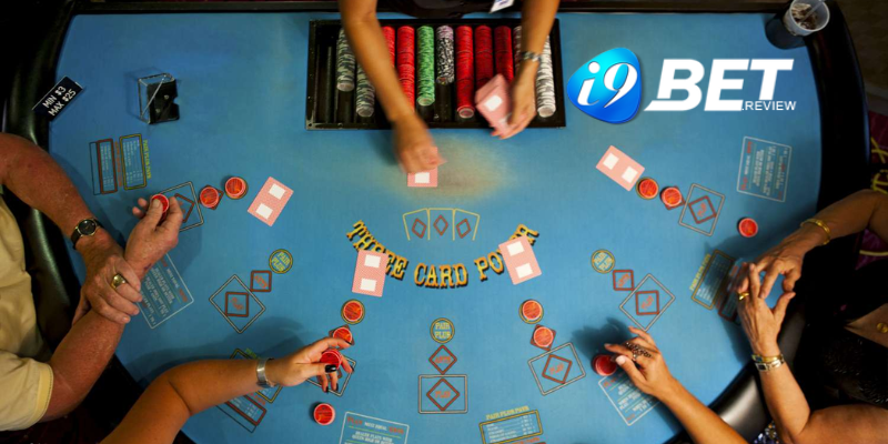 Tiết Kiệm Chi Phí Khi Chơi Bài Poker